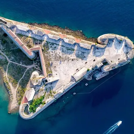 Apartmán With Sea View In Rogoznicko - 65 Sqm With Balcony